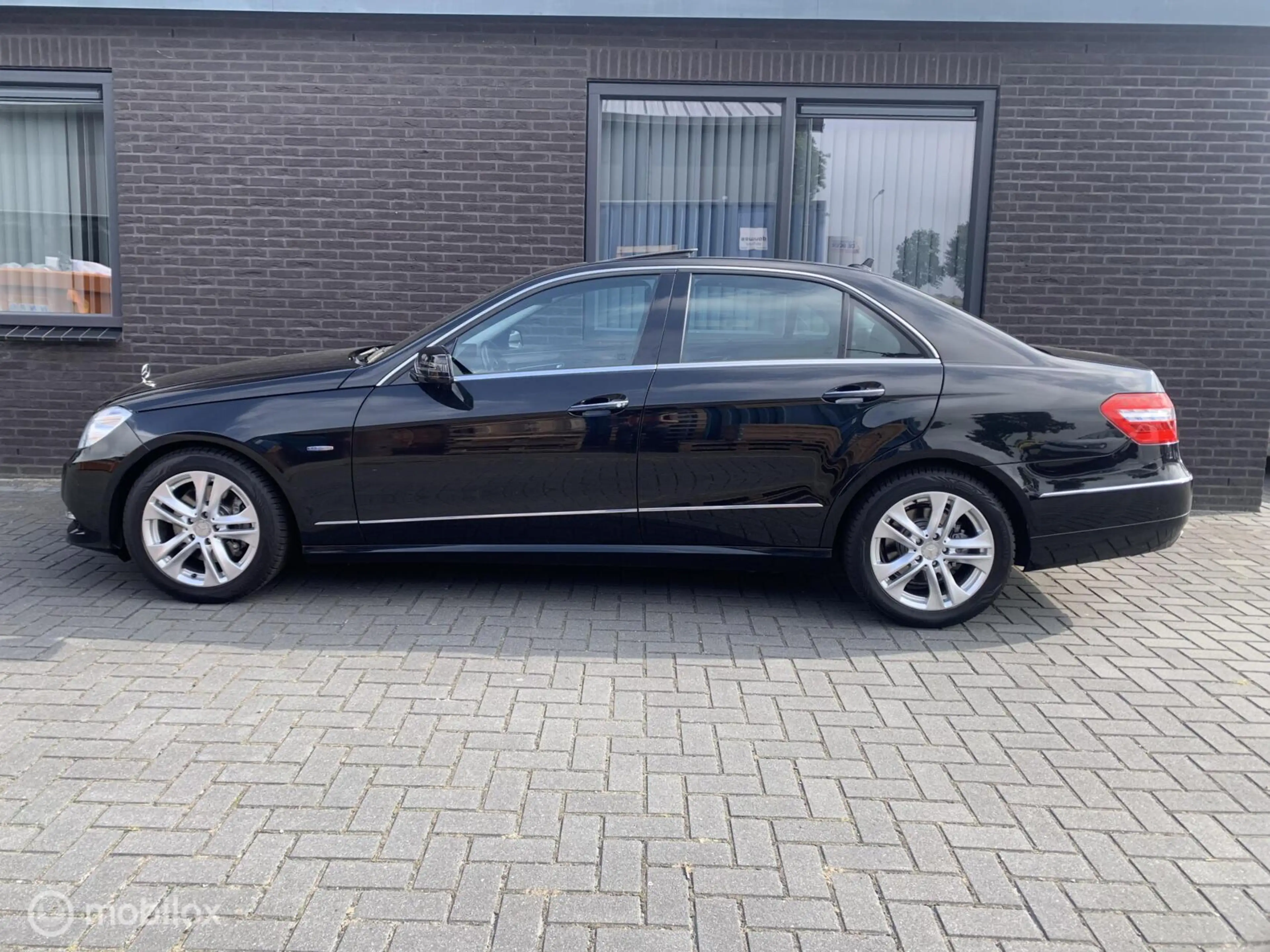 Mercedes-Benz E 250 CDI Business Class-Avantgarde 4-Matic — photo 3