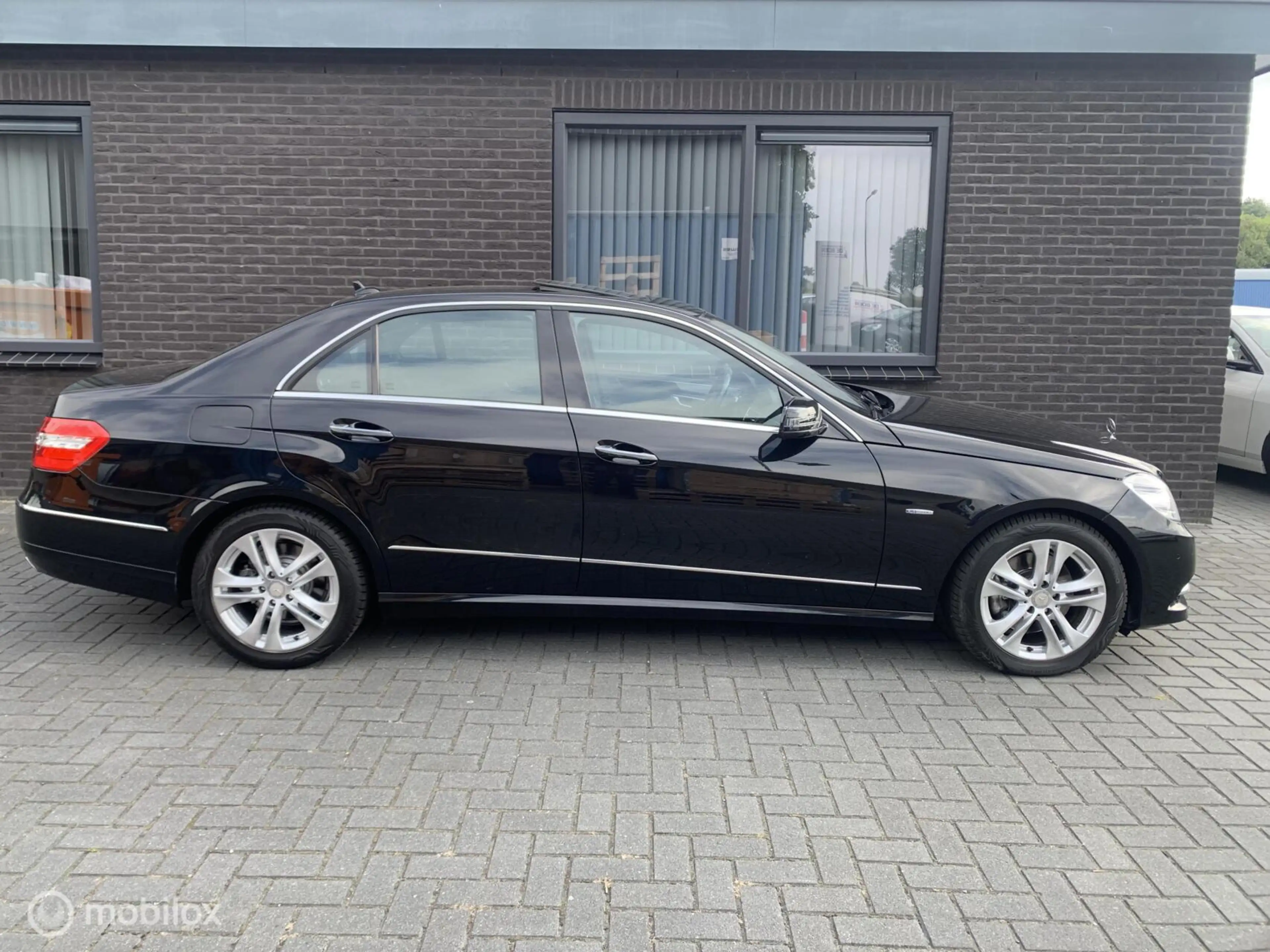 Mercedes-Benz E 250 CDI Business Class-Avantgarde 4-Matic — photo 2