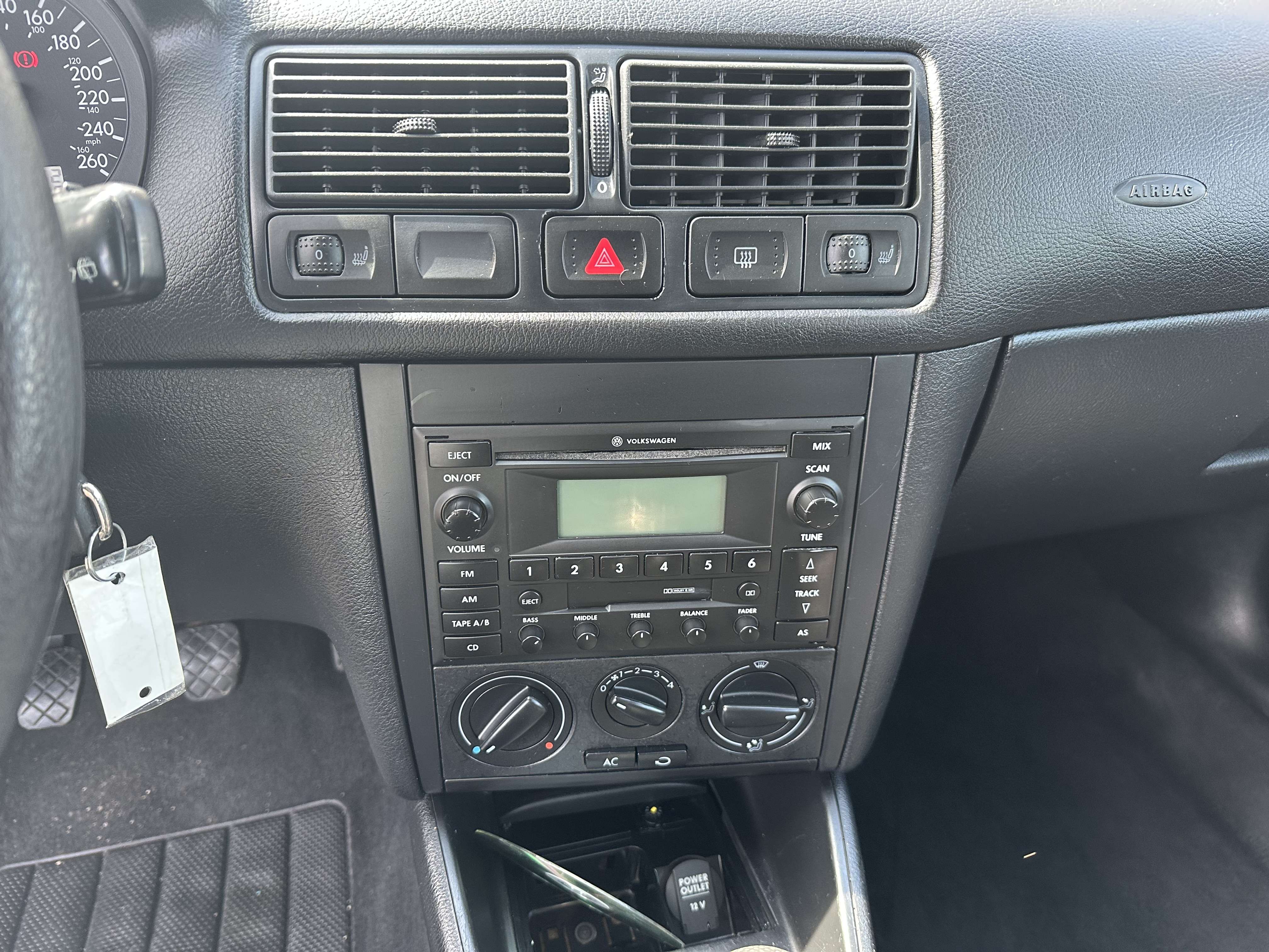 2004 Volkswagen Golf GLS thumb 15