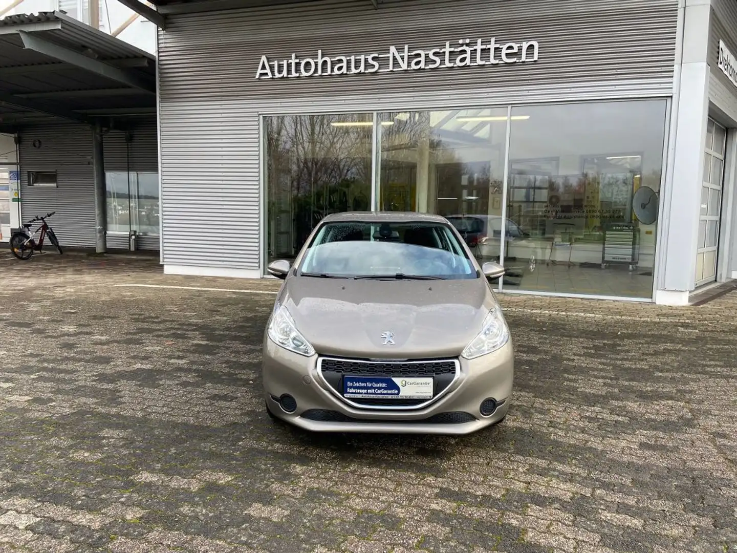 Peugeot 208 82 VTI Active Gris - 2