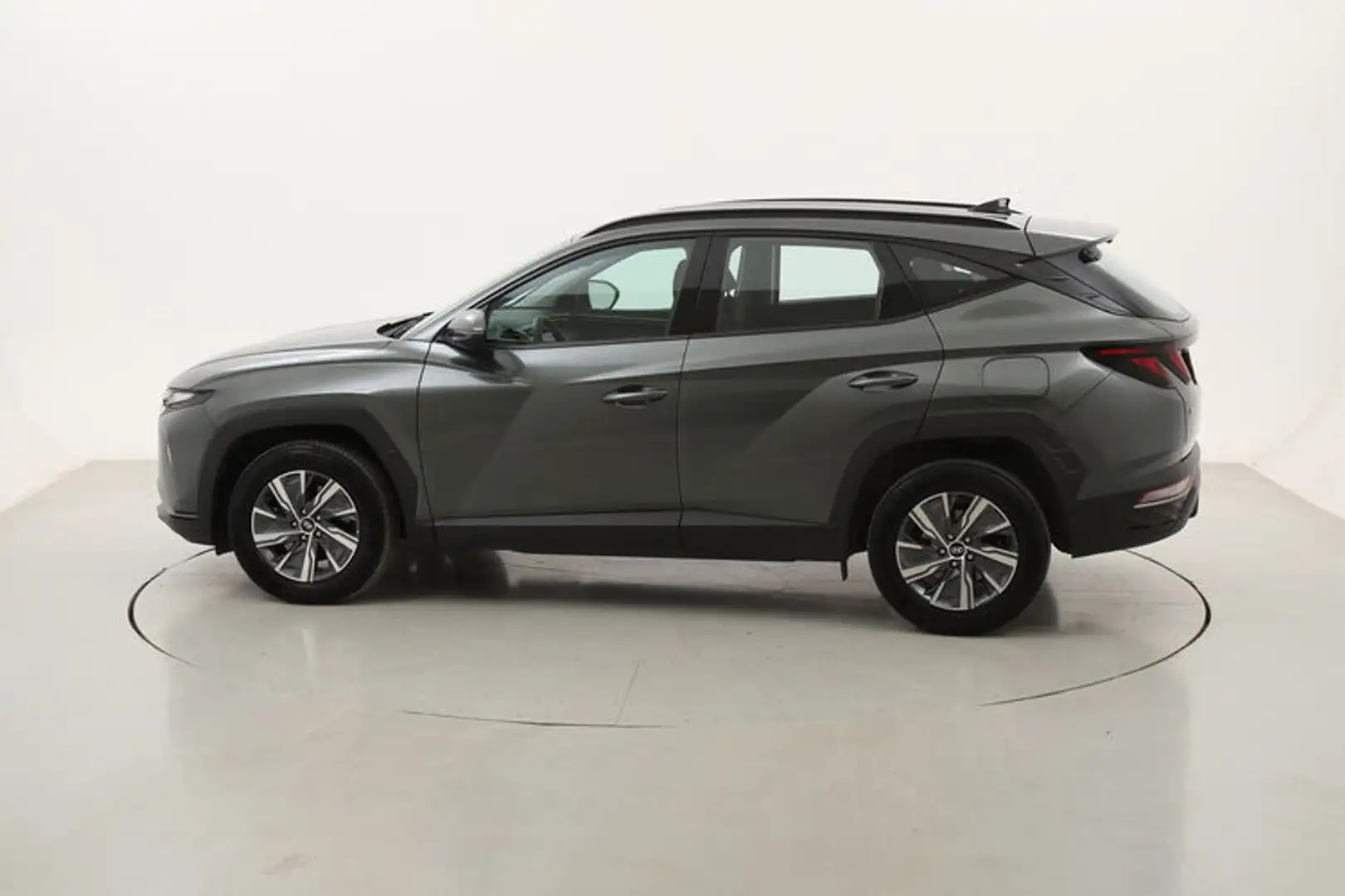 Hyundai TUCSON X-Tech 1.6 Ibrido Benzina 230CV Grigio - 2