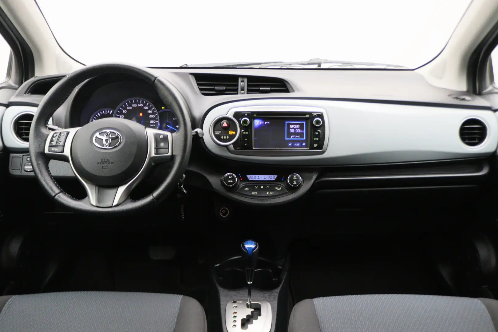 Toyota Yaris 1.5 Full Hybrid Aspiration Climate, Camera, Blueto Šedá - 2