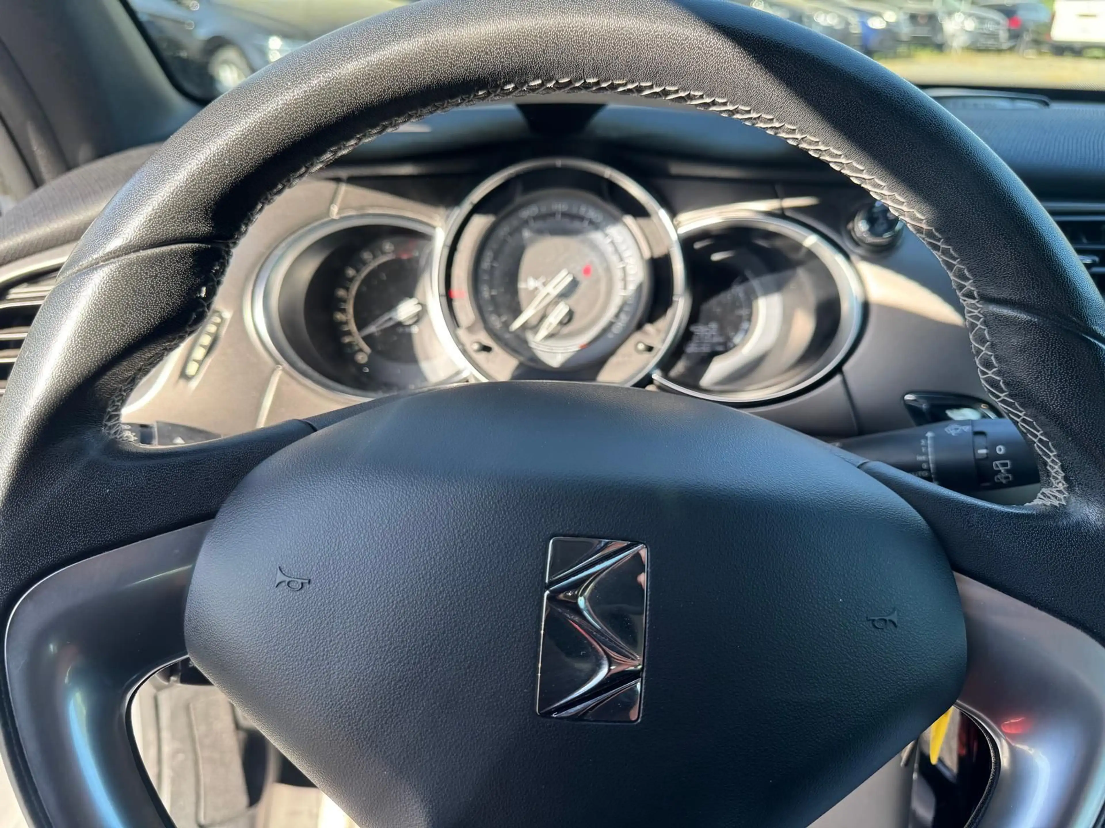 DS Automobiles DS 3 1.2 e-THP / PureTech 130 *PDCHI+VO+KAMERA*AH — photo 12