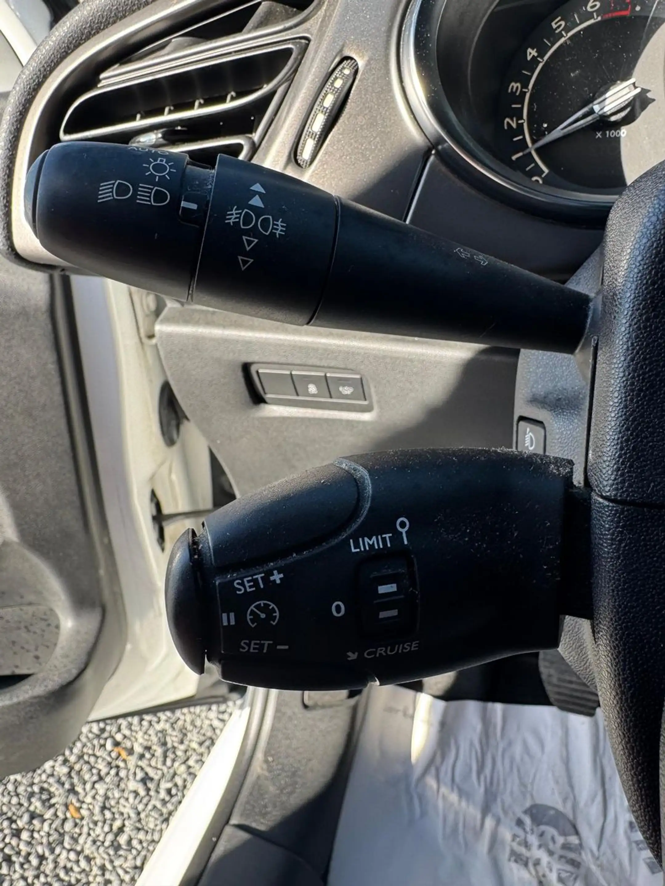 DS Automobiles DS 3 1.2 e-THP / PureTech 130 *PDCHI+VO+KAMERA*AH — photo 15