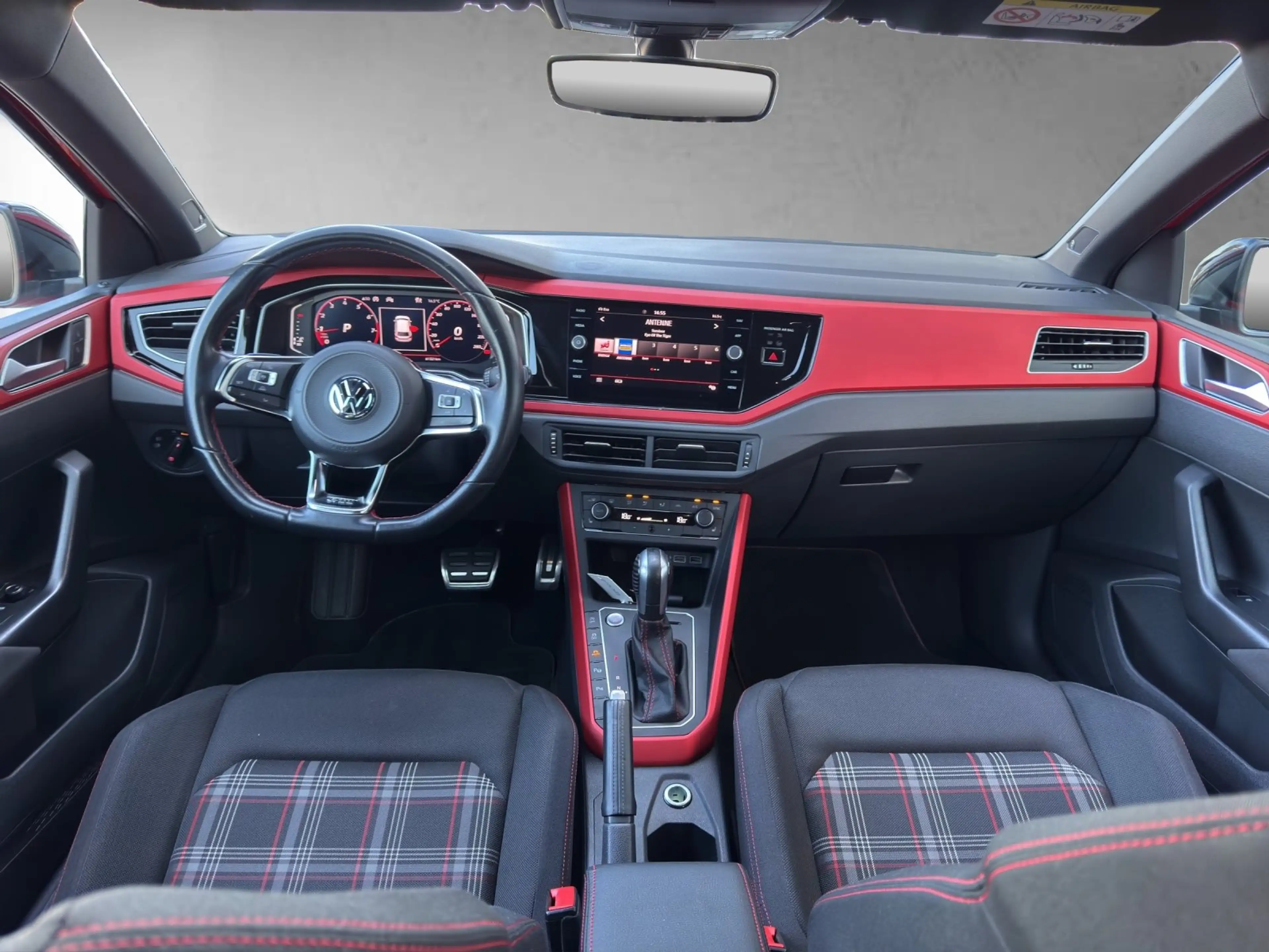 Volkswagen Polo GTI 2.0 TSI DSG LED ACC RFK — photo 14