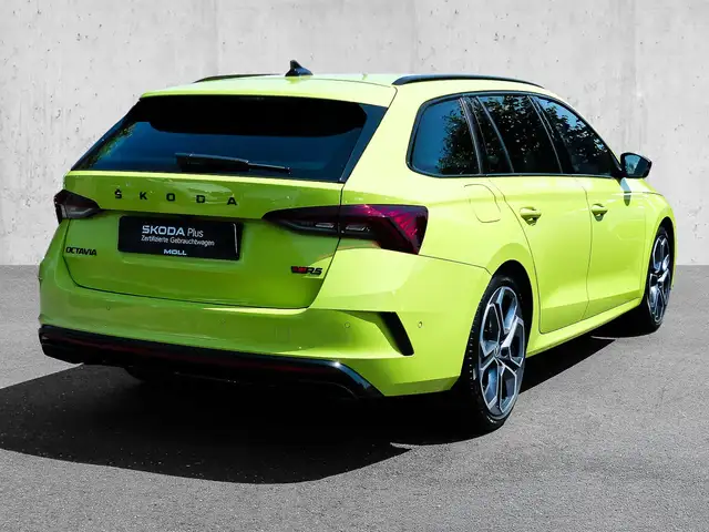 Skoda Octavia view 3