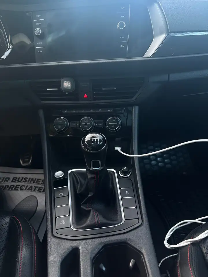 Volkswagen GLI снимка Volkswagen GLI