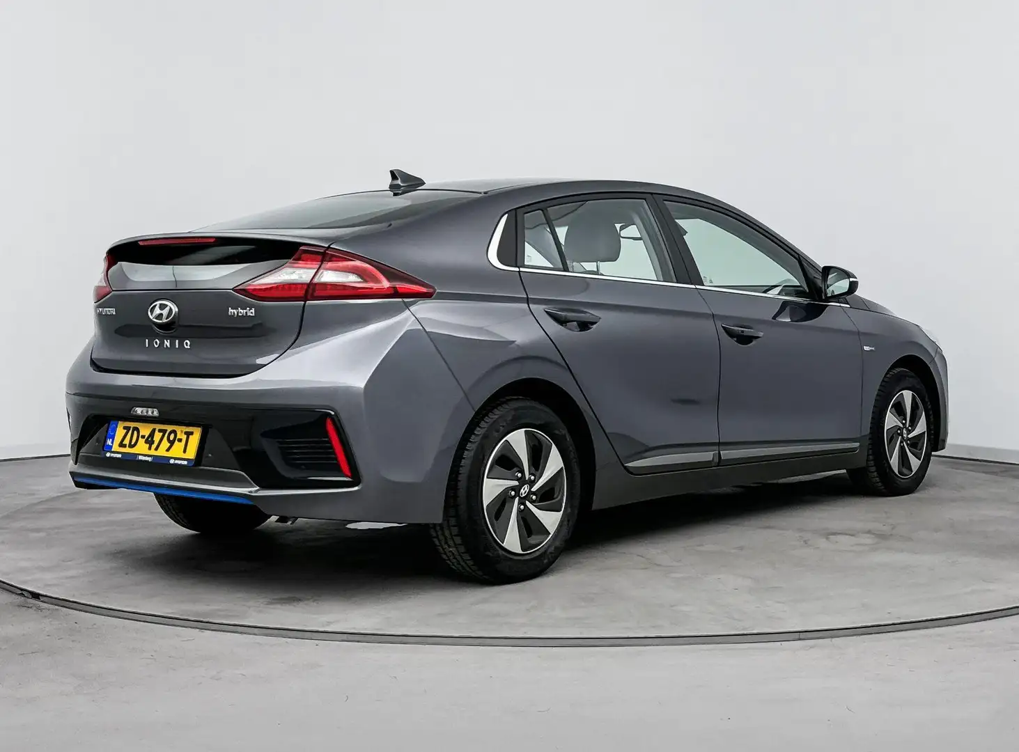 Hyundai IONIQ 1.6 GDi HEV COMFORT | LAGE KM-STAND! | NAVI | ADAP Gris - 2