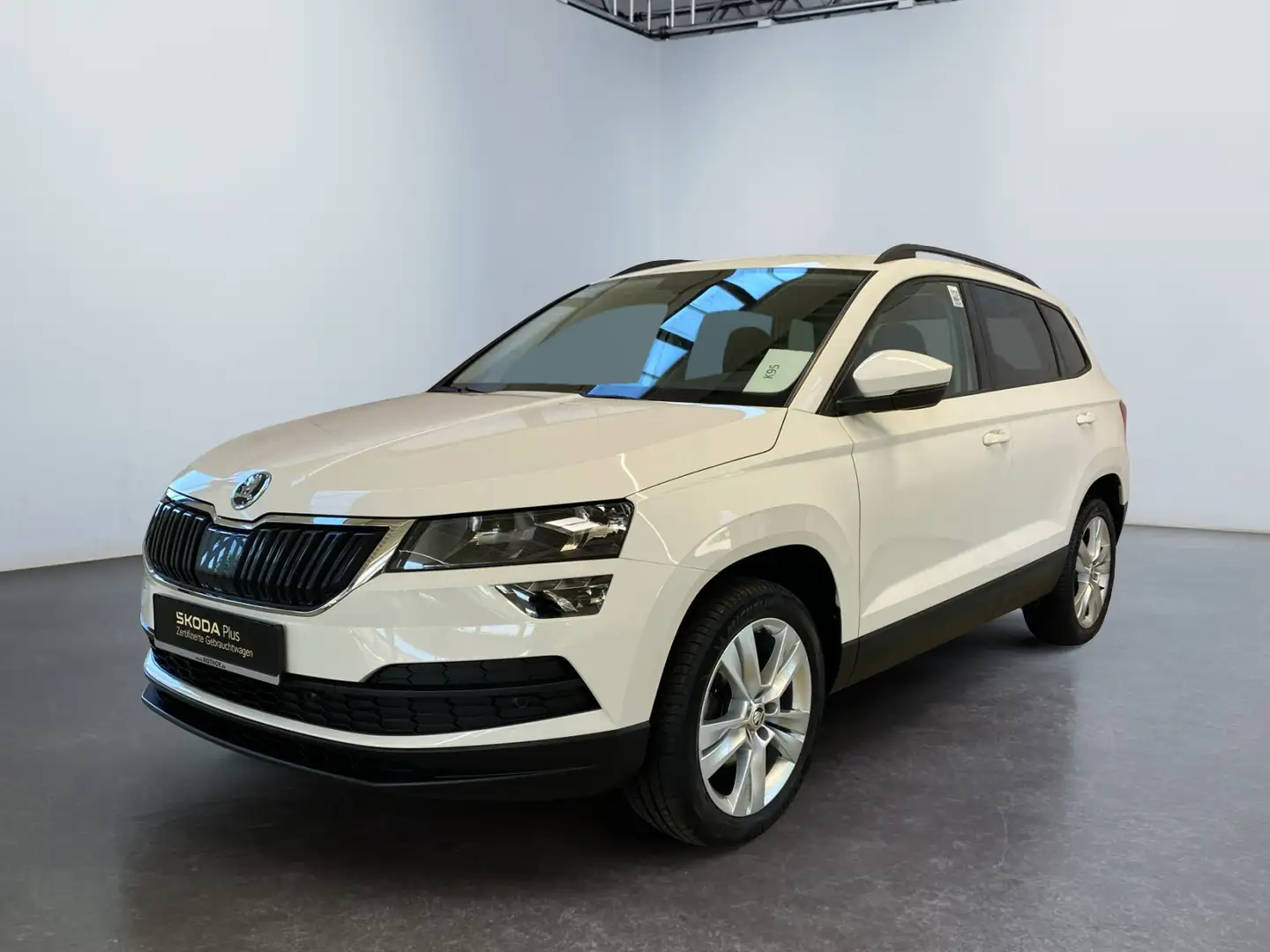 Skoda Karoq Style 2.0 TDI DSG AHK LMF KeyLess Navi Weiß - 2