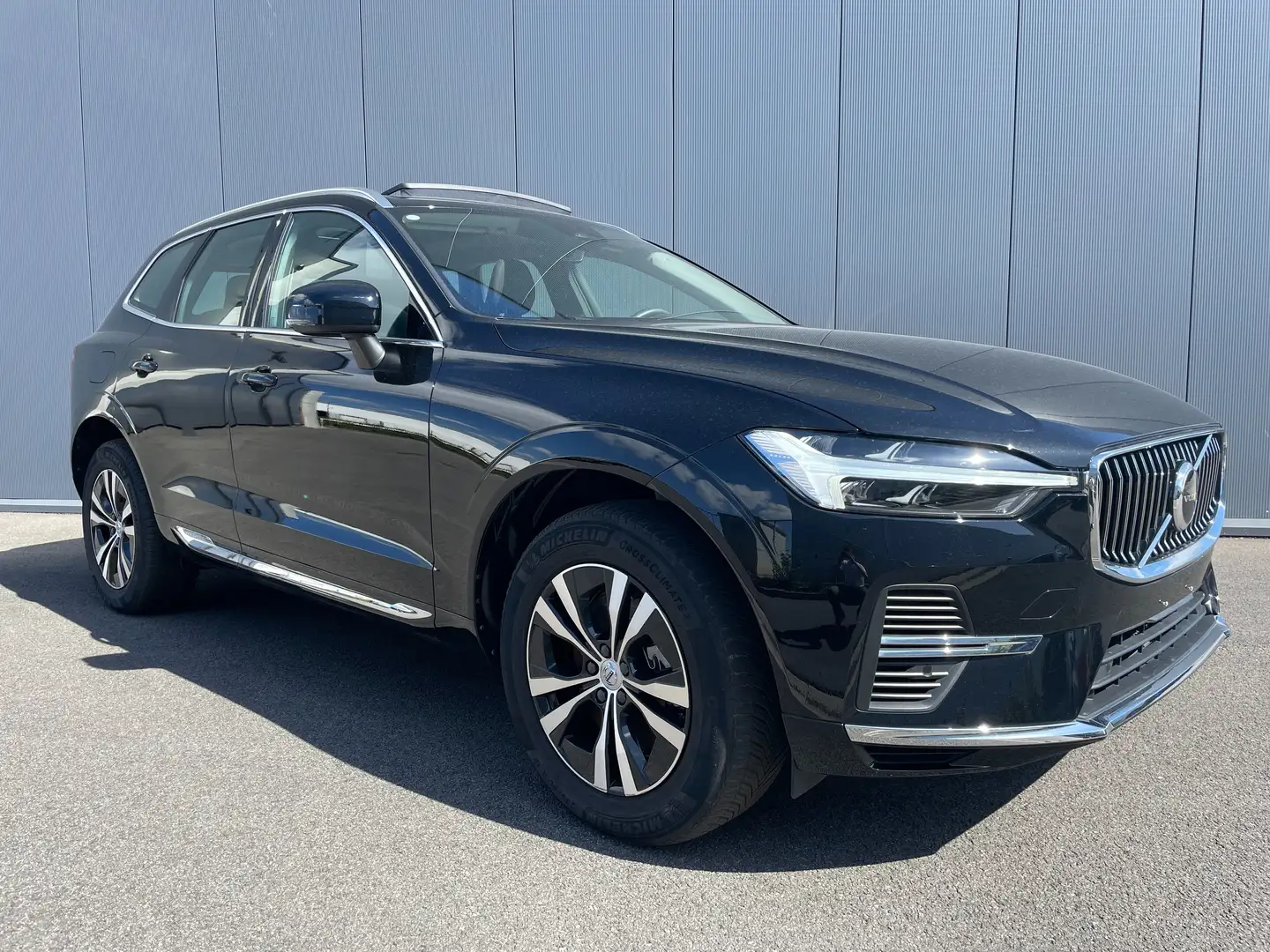 Volvo XC60 T6 Core Bright CAM CC HEAT LKA PANO RSI 18" Zwart - 2