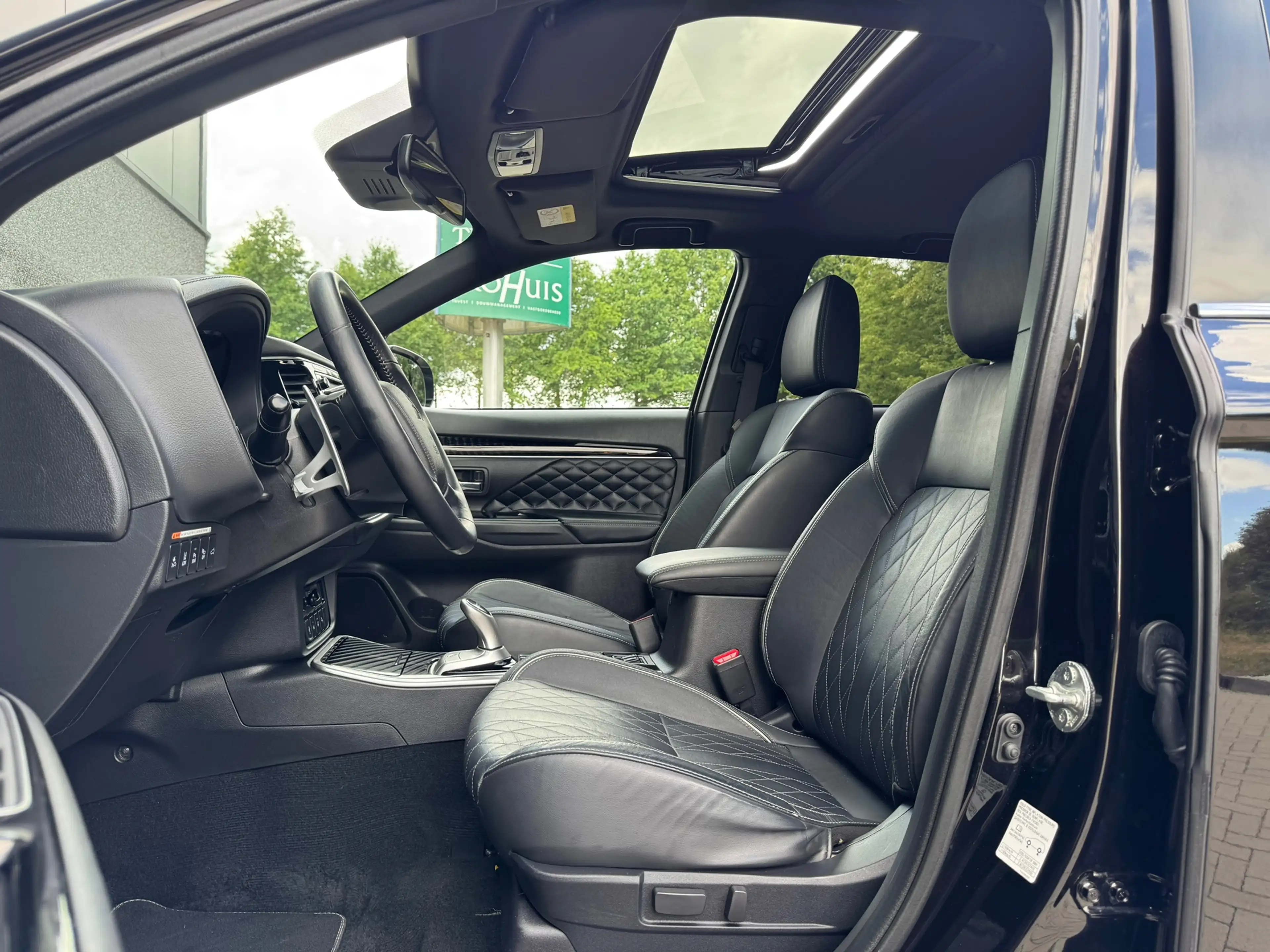 Mitsubishi Outlander 2.4 PHEV Instyle | Schuifdak | Dodehoek assistent — photo 12