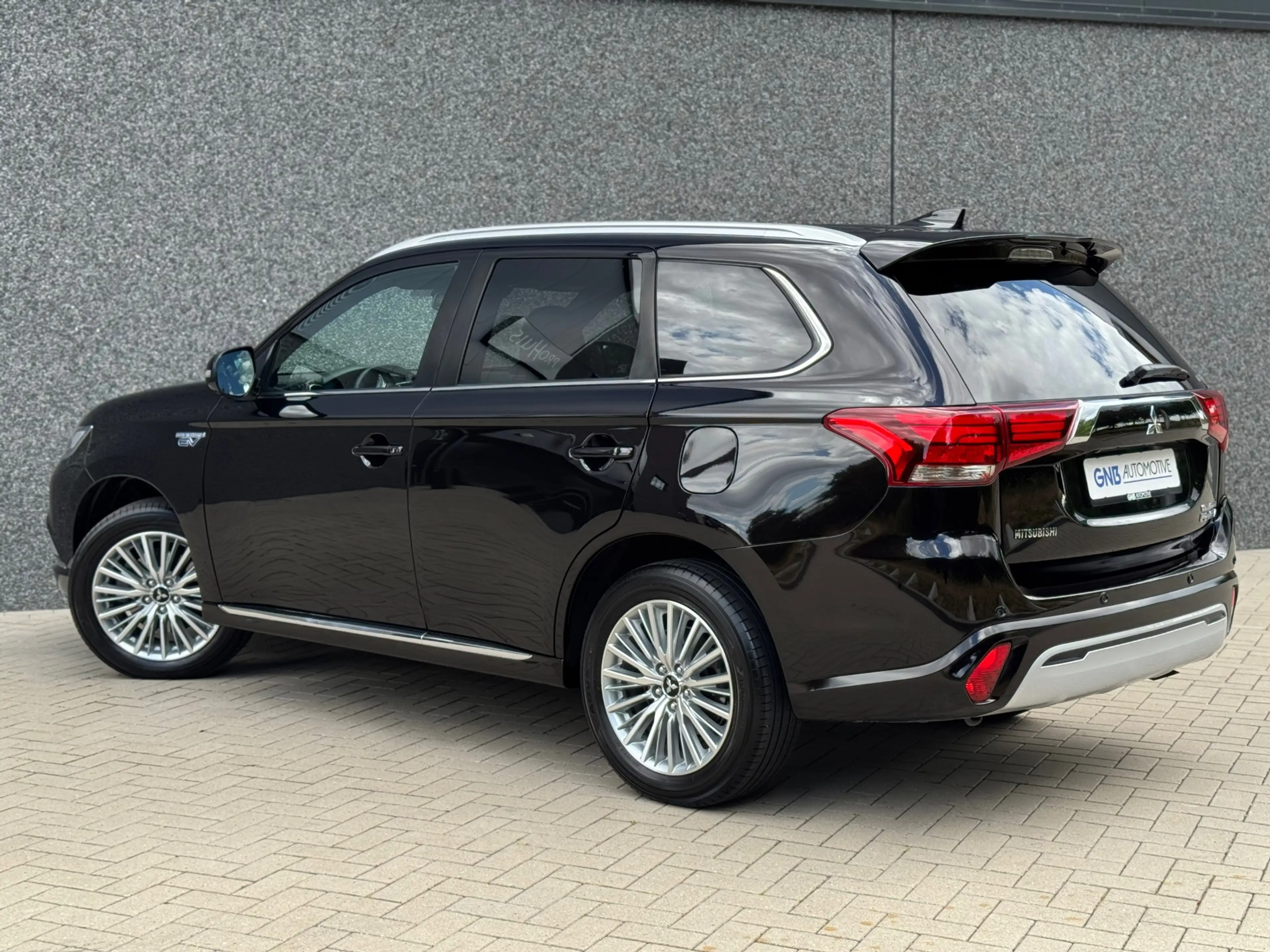 Mitsubishi Outlander 2.4 PHEV Instyle | Schuifdak | Dodehoek assistent — photo 8