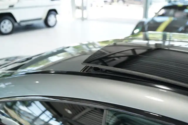Mercedes-Benz 300 view 14