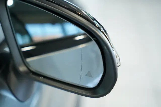 Mercedes-Benz 300 view 13