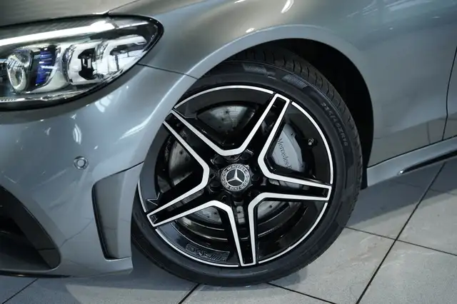 Mercedes-Benz 300 view 3