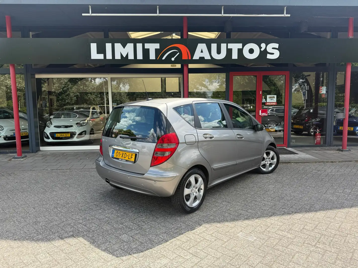 Mercedes-Benz A 150 Avantgarde Airco/Aut/Pdc/Cruise/Pdc/Nap/Apk Grijs - 2