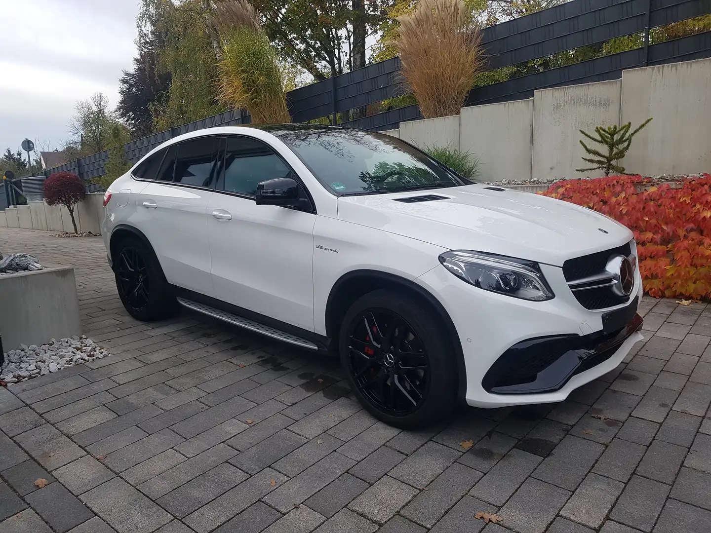 Mercedes-Benz GLE 63 AMG AMG GLE 63 Coupe S 4Matic AMG Speedshift 7G-TRONIC Bílá - 1
