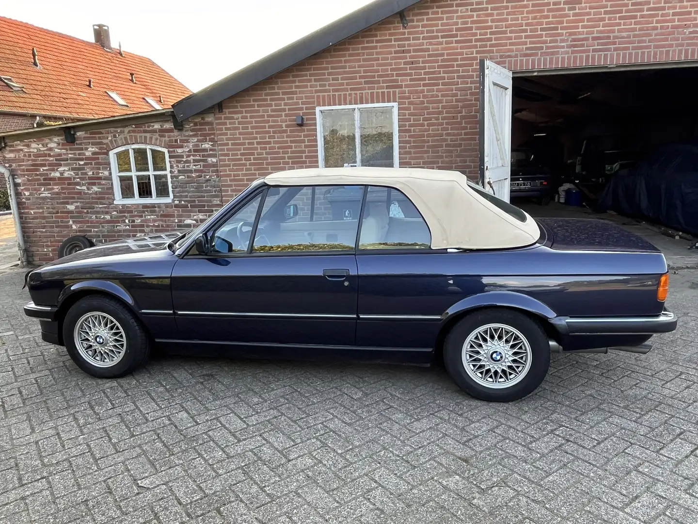 BMW 325 325i cabrio Blauw - 2