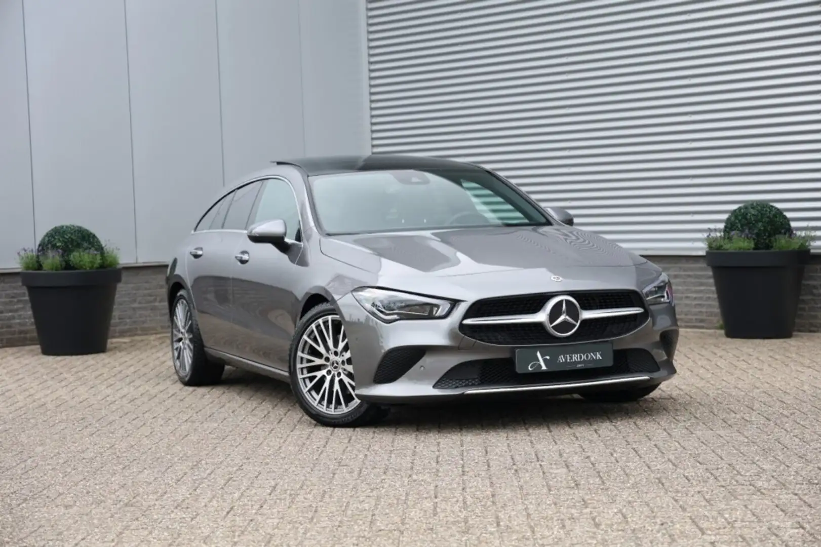 Mercedes-Benz CLA 200 Shootingbrake CLA Luxury Automaat NAP|Pano|Leder|S Gris - 1