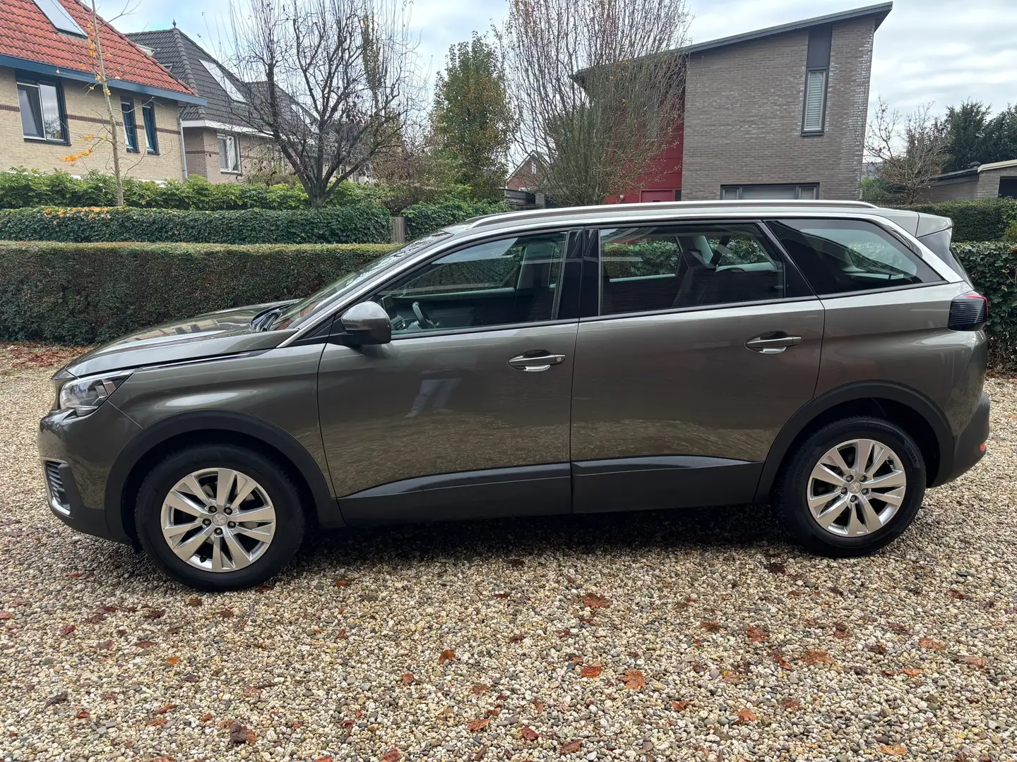 Peugeot 5008 1.2 PureTech Blue Lease Executive Grijs - 2