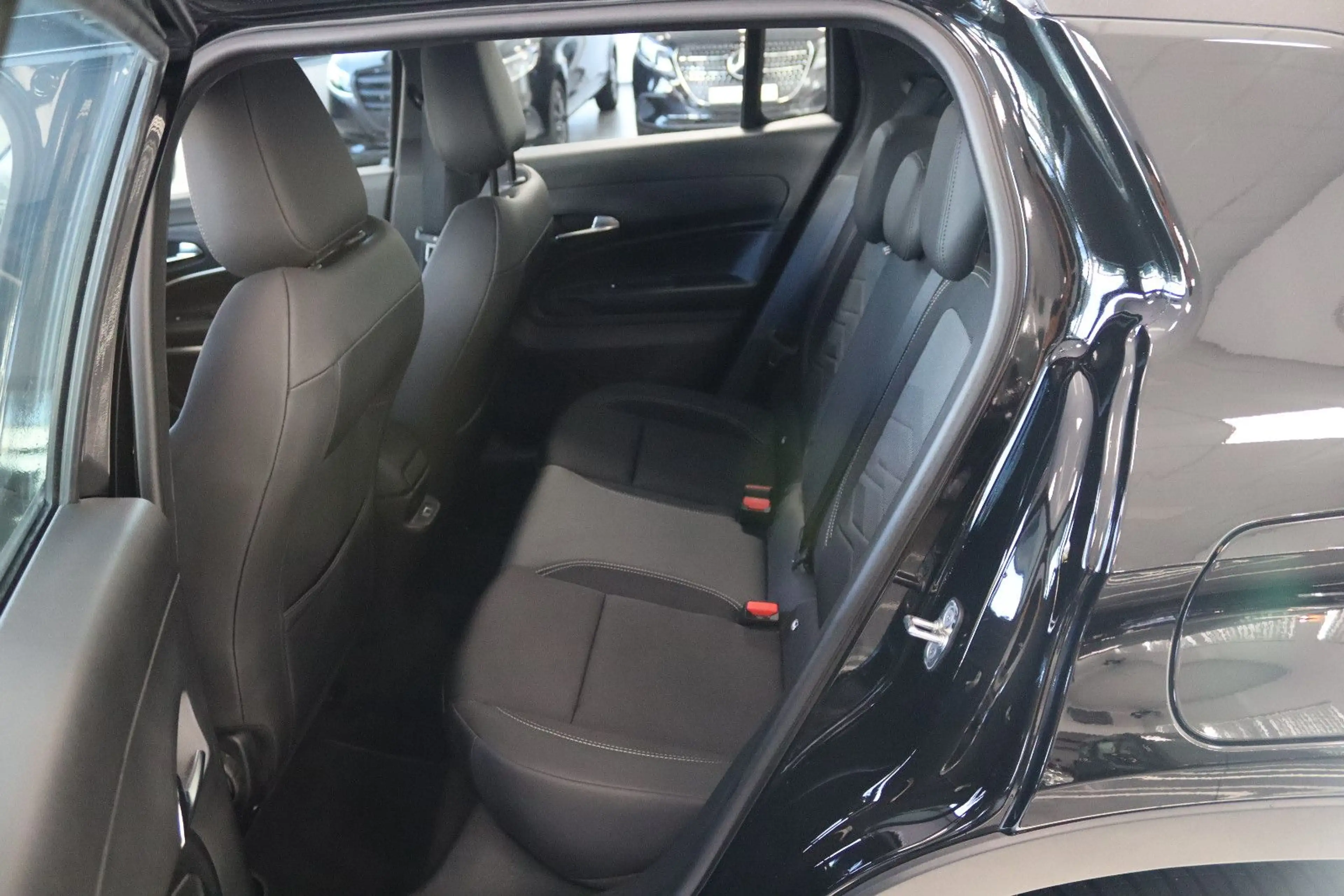 Jeep Avenger 1.2 Altitude * 1.HAND + nur 2TKM * — photo 15