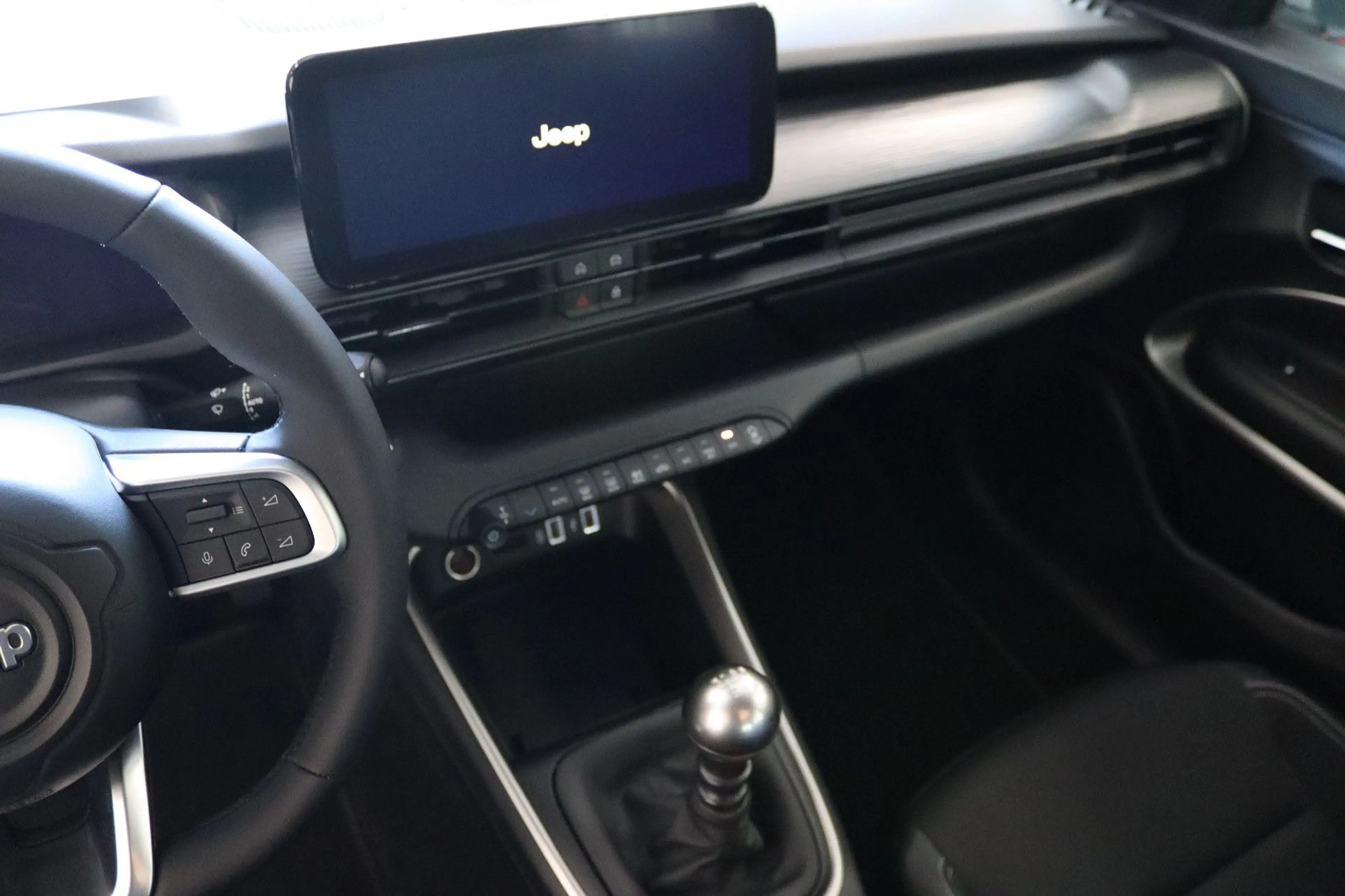 Jeep Avenger 1.2 Altitude * 1.HAND + nur 2TKM * — photo 12