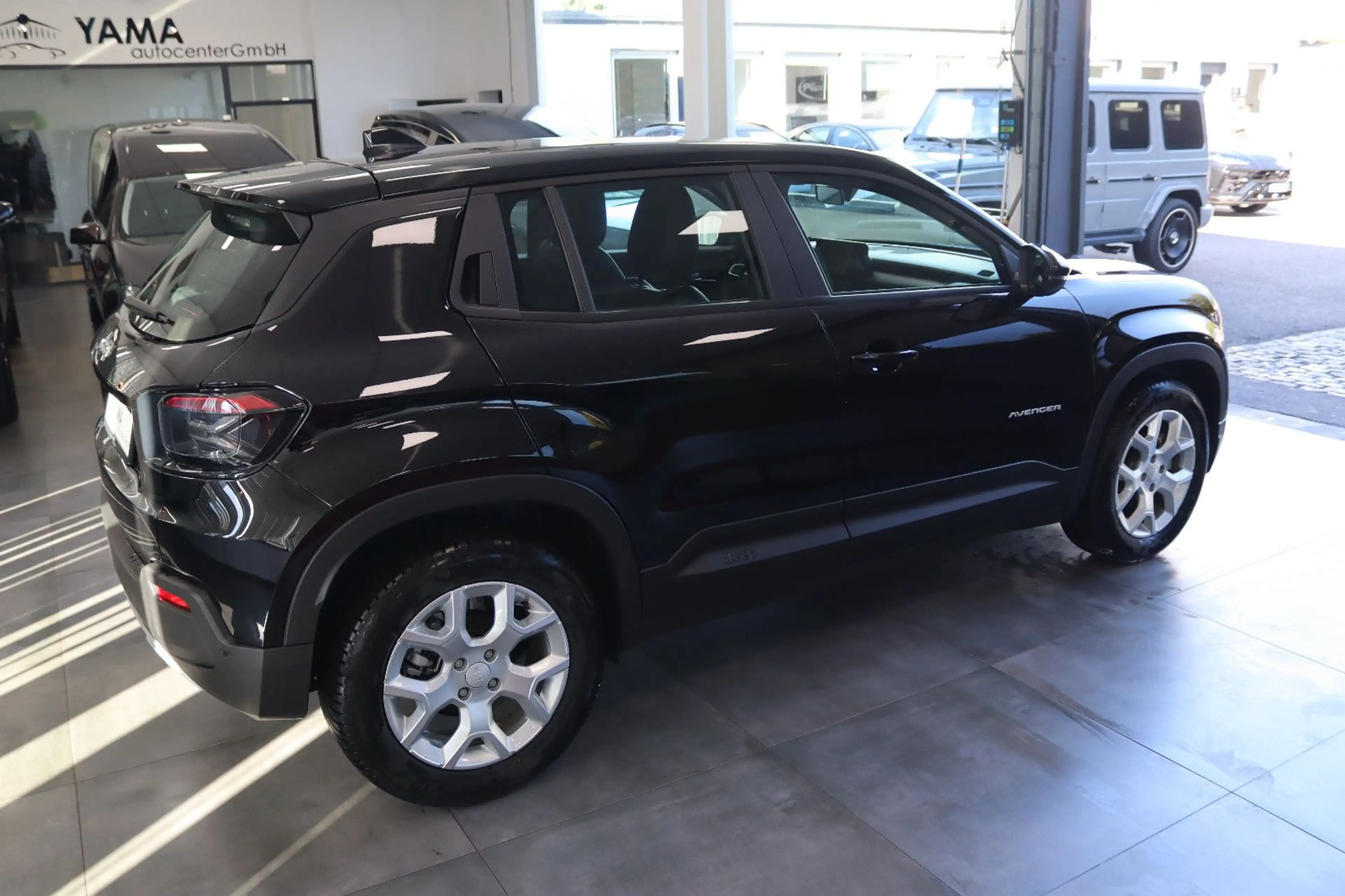 Jeep Avenger 1.2 Altitude * 1.HAND + nur 2TKM * — photo 3