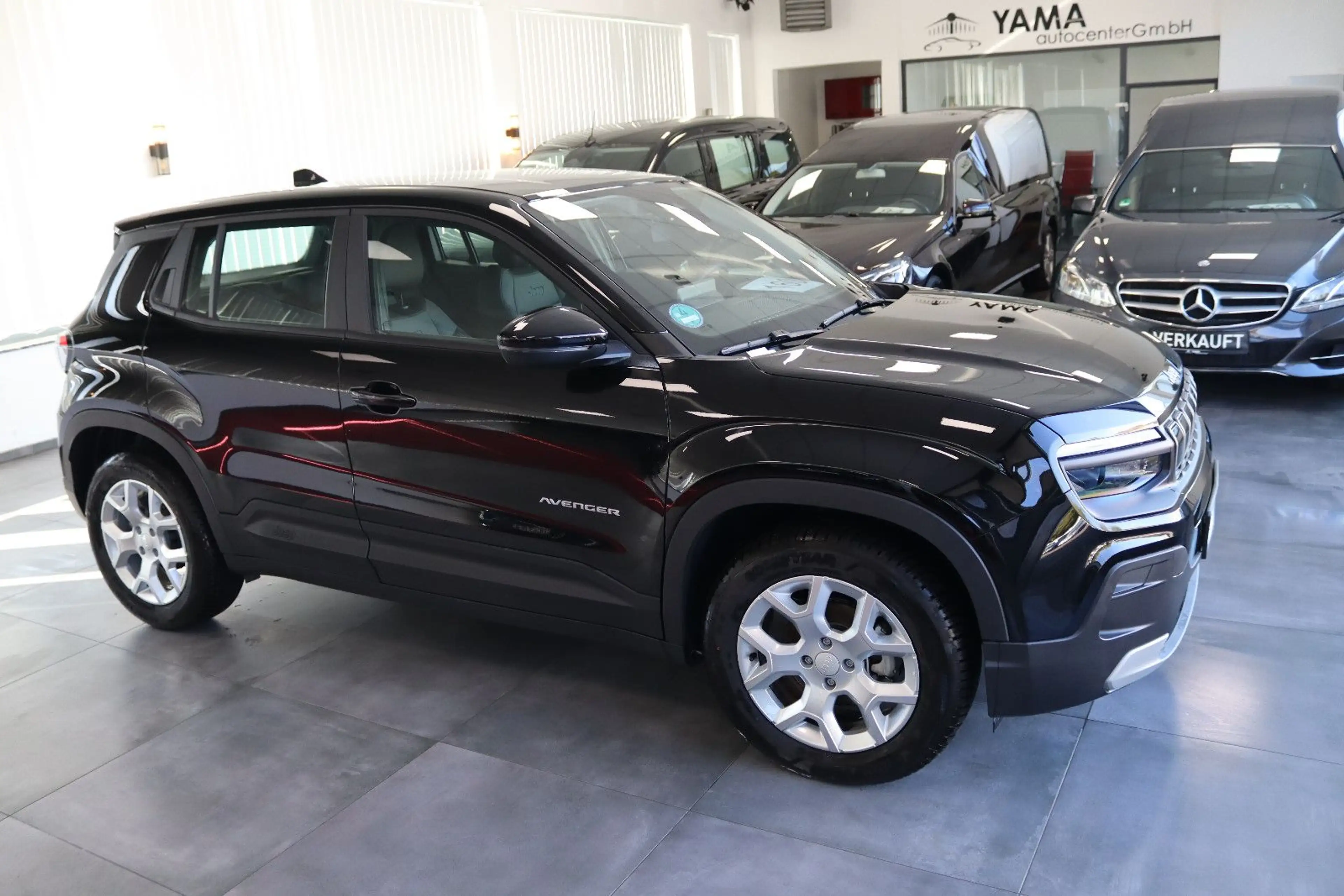 Jeep Avenger 1.2 Altitude * 1.HAND + nur 2TKM * — photo 4