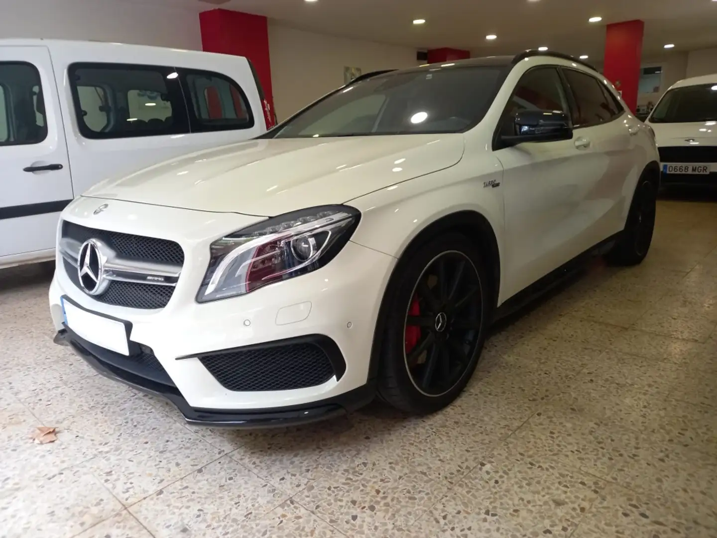Mercedes-Benz GLA 45 AMG 4Matic 360 Aut. Blanco - 2