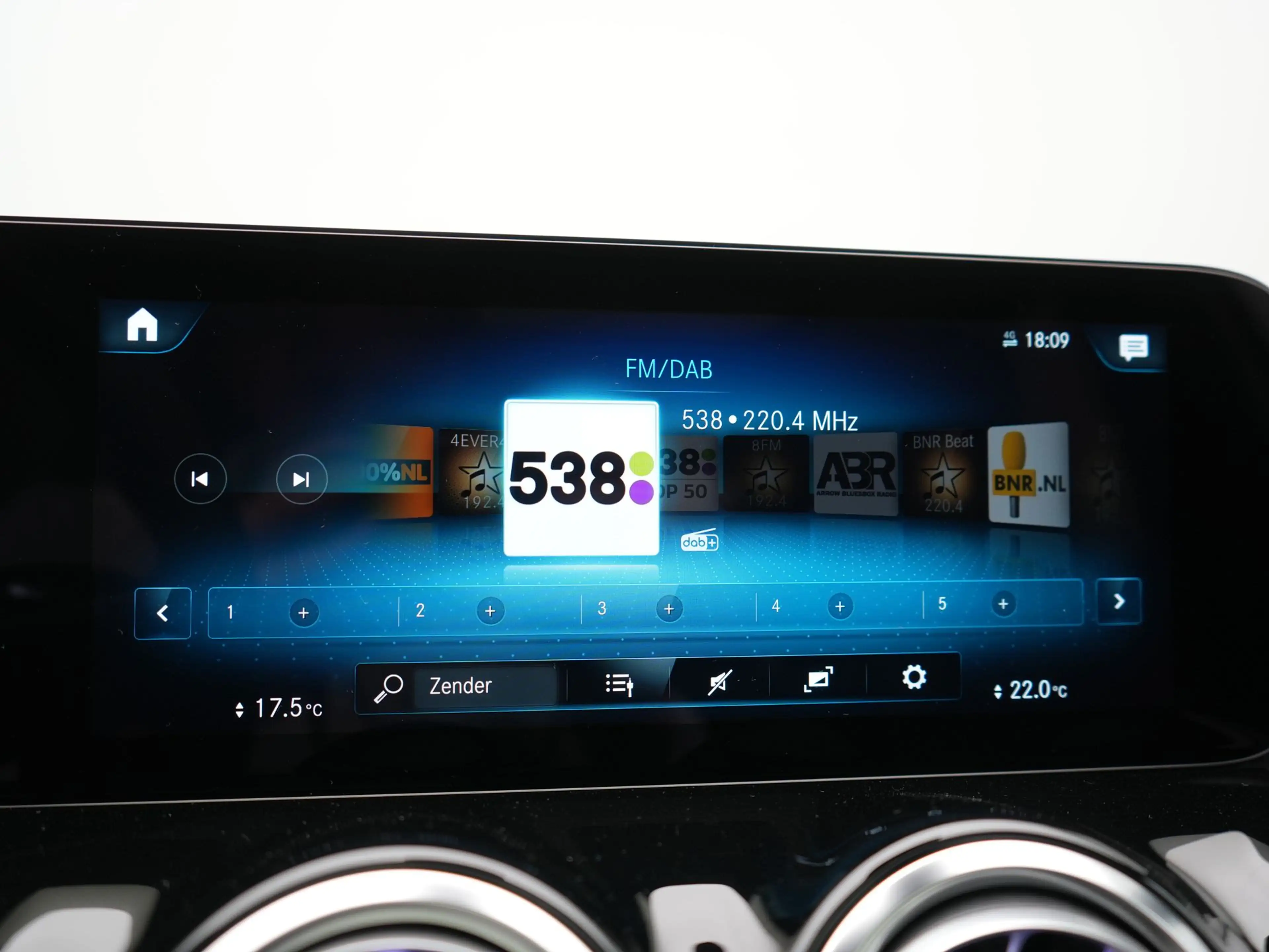Mercedes-Benz EQA 250 AMG Line 67 kWh 190pk Dealer O.H. | Panodak | Came — photo 18