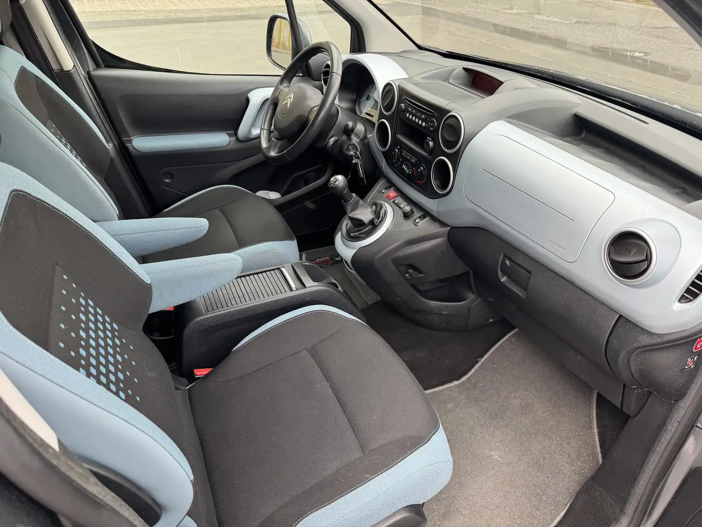 Citroen Berlingo 1.6 e- HDi Selection / Panorama-Dach / Klima Grau - 2
