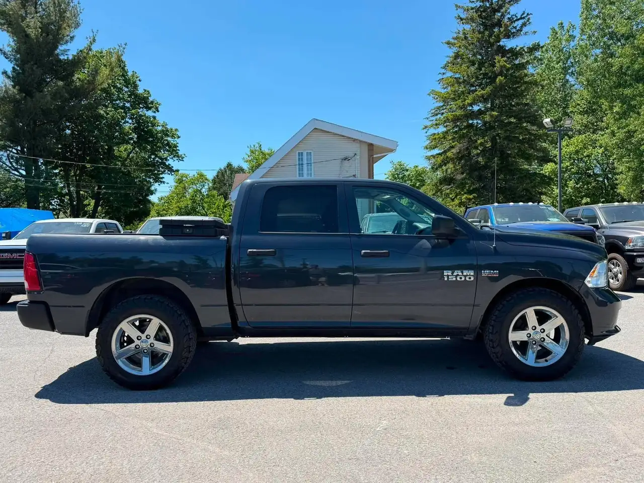 RAM 1500 снимка RAM 1500