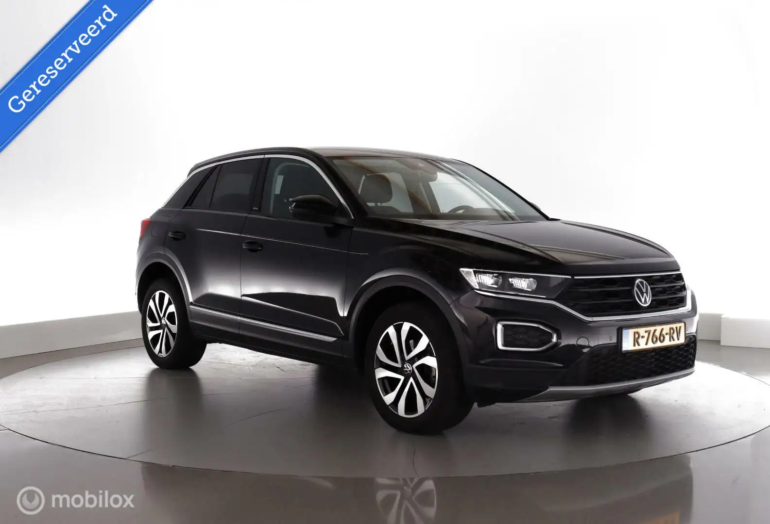 Volkswagen T-Roc 1.5 TSI Automaat Active trekhaak|nav|acc|cam|lmv17 Zwart - 2