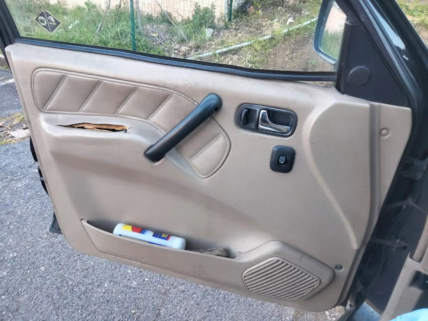 Nissan Terrano Terrano II 2000 3p 2.7 tdi Comfort commercial Negro - 2