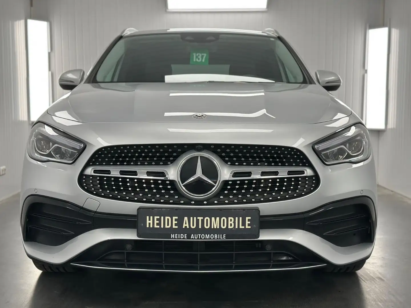 Mercedes-Benz GLA 180 AMG Sportpaket Widescreen Kamera Silber - 2