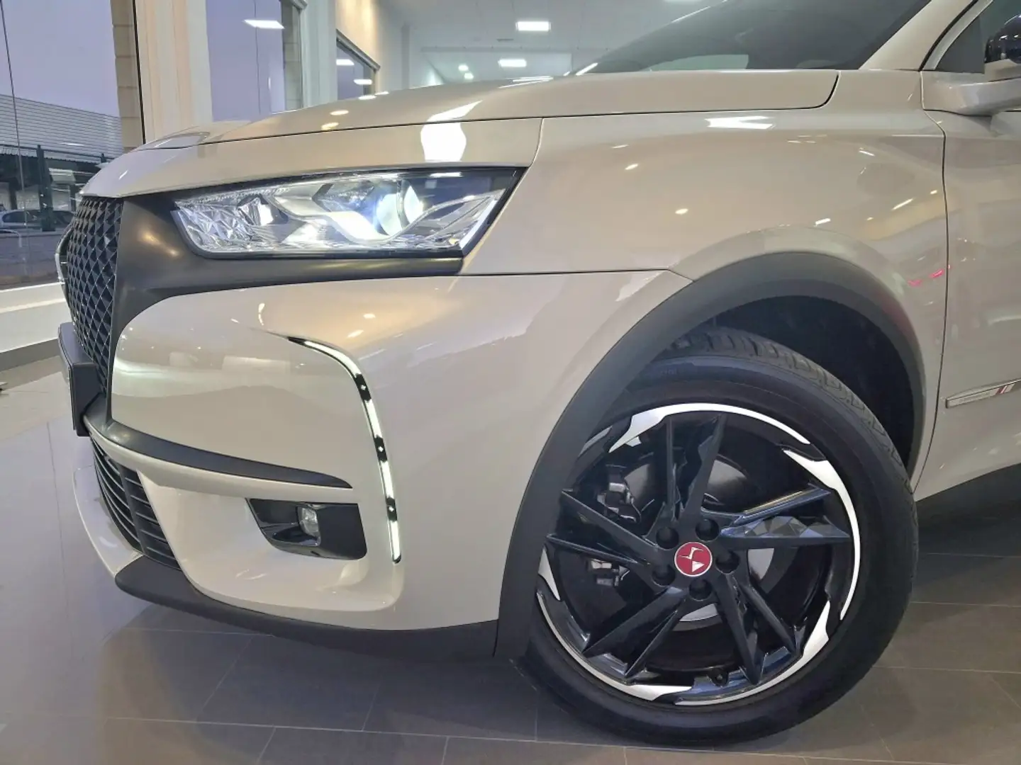 DS Automobiles DS 7 Crossback 1.5BlueHDi Performance Line + Aut. Gris - 2