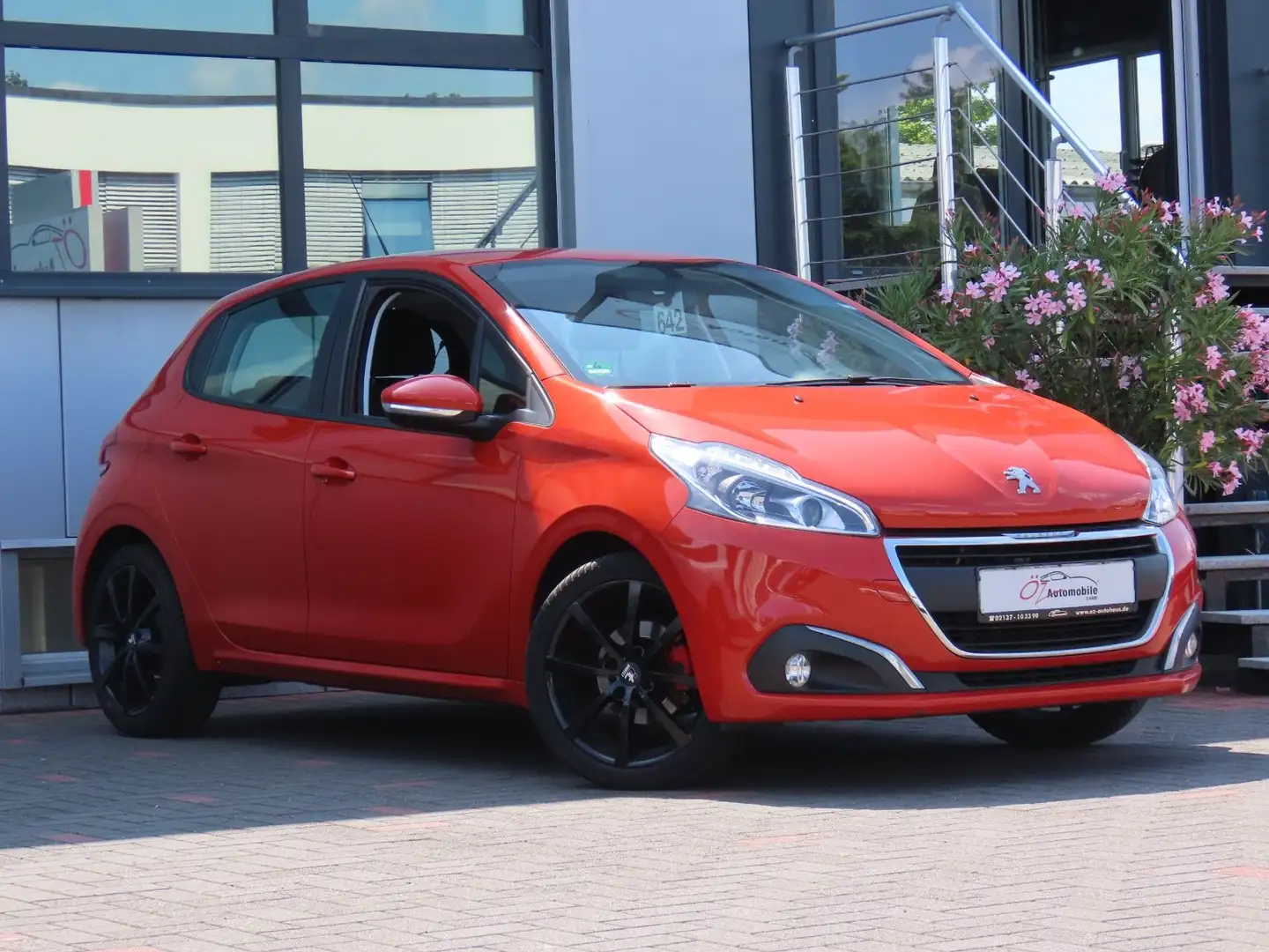 Peugeot 208 PureTech 82 Active Sitzheizung PDC Orange - 2