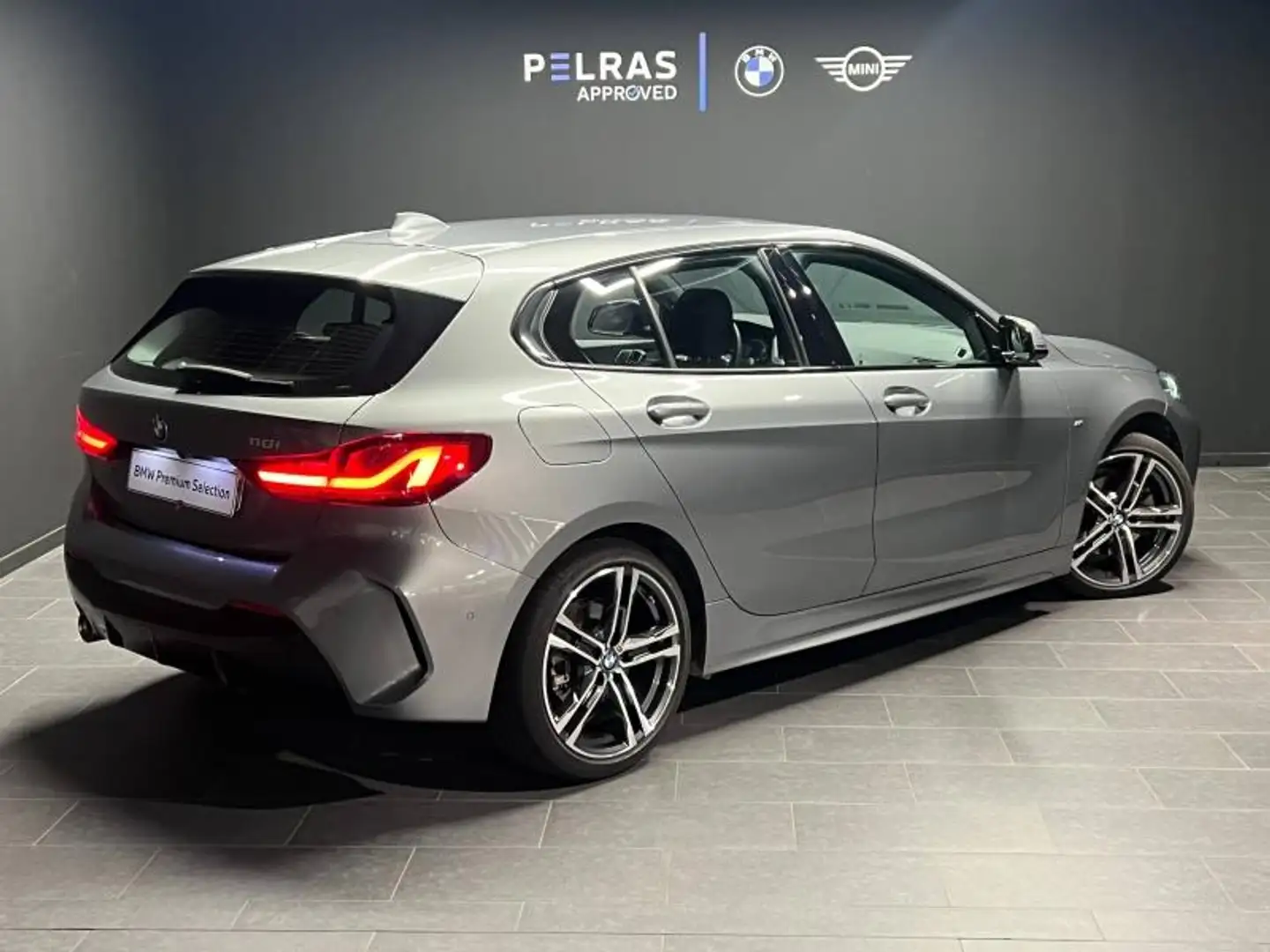 BMW 118 118iA 136ch M Sport DKG7 Gris - 2