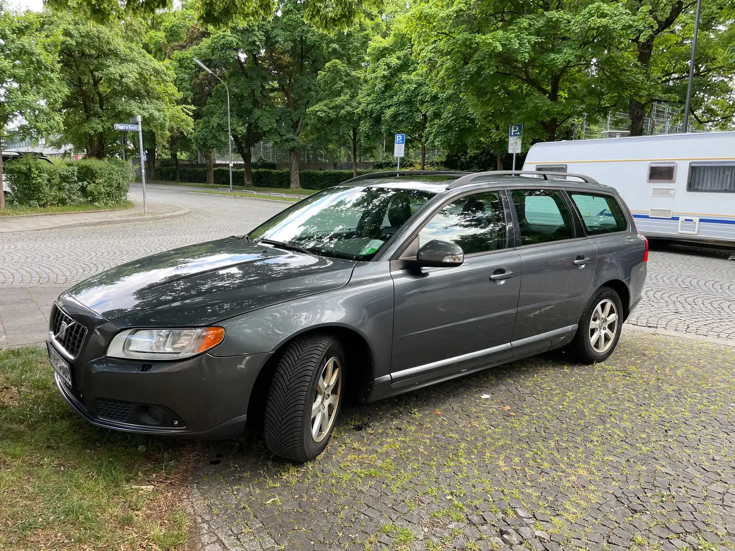 Volvo V70 V70 D5 Aut.Summum Gris - 1