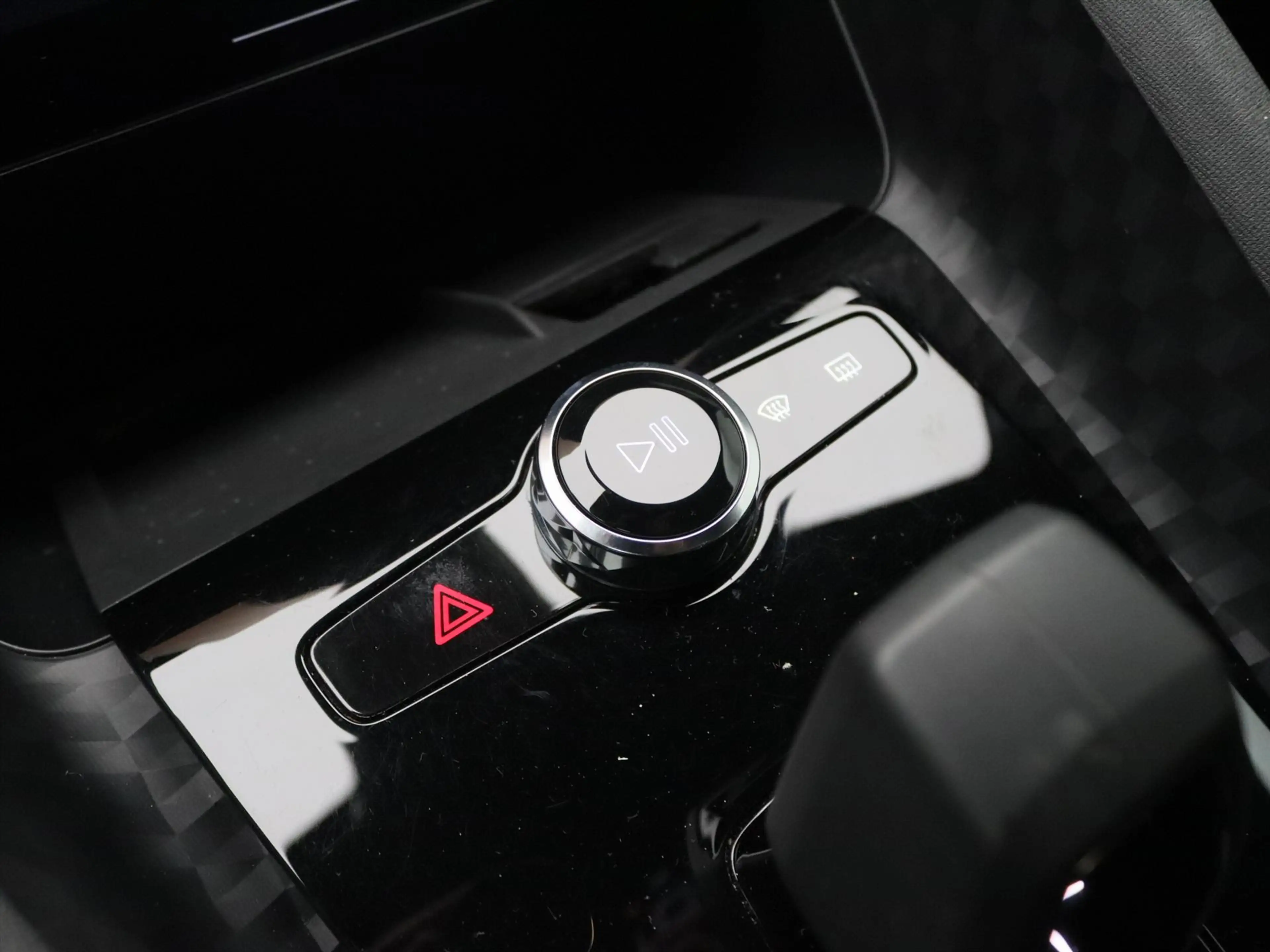 Polestar 2 Long Range Single Motor 231PK 93% SoH [ PILOT PACK — photo 37