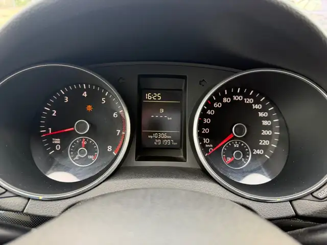 Volkswagen Golf view 16