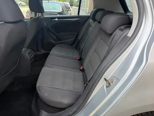 Volkswagen Golf view 11