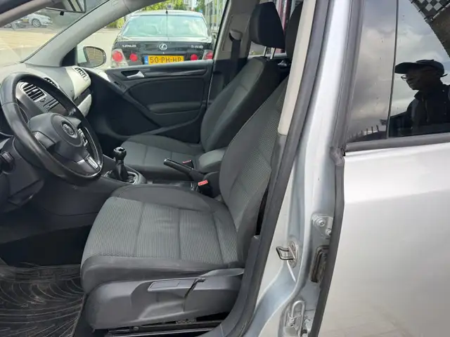 Volkswagen Golf view 9