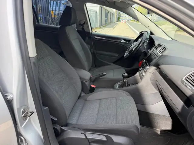 Volkswagen Golf view 8