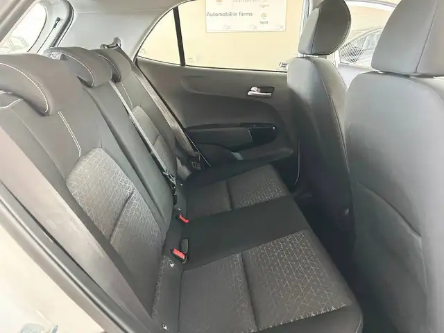 Kia Picanto view 9