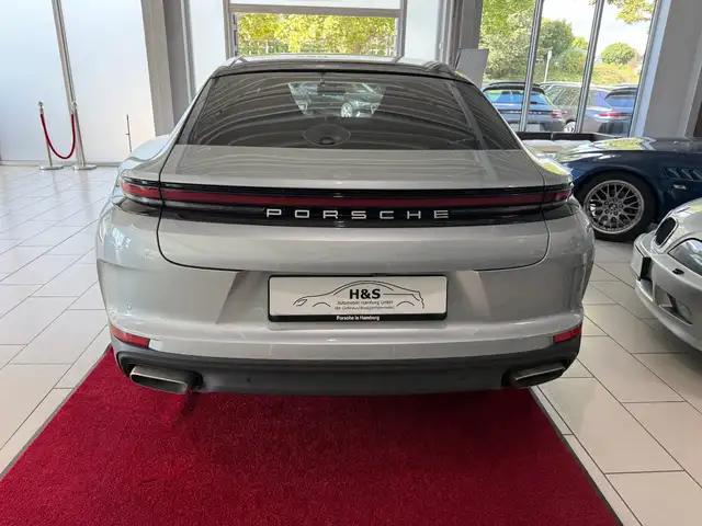 Porsche Panamera view 4