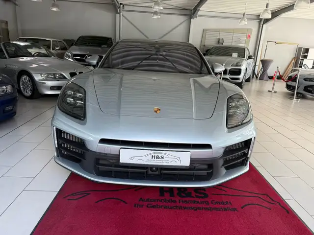 Porsche Panamera view 2