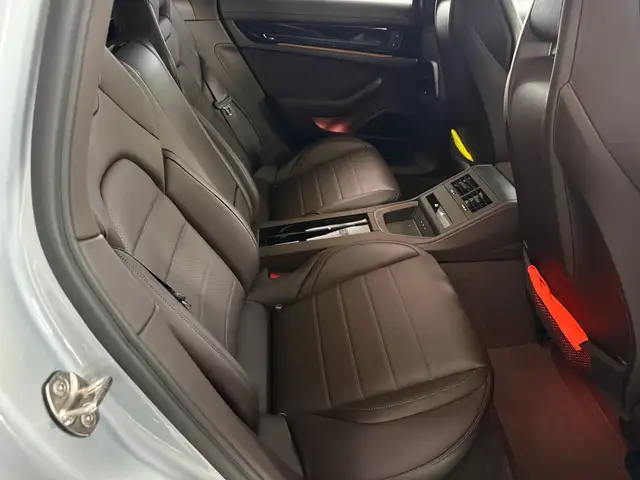 Porsche Panamera view 14
