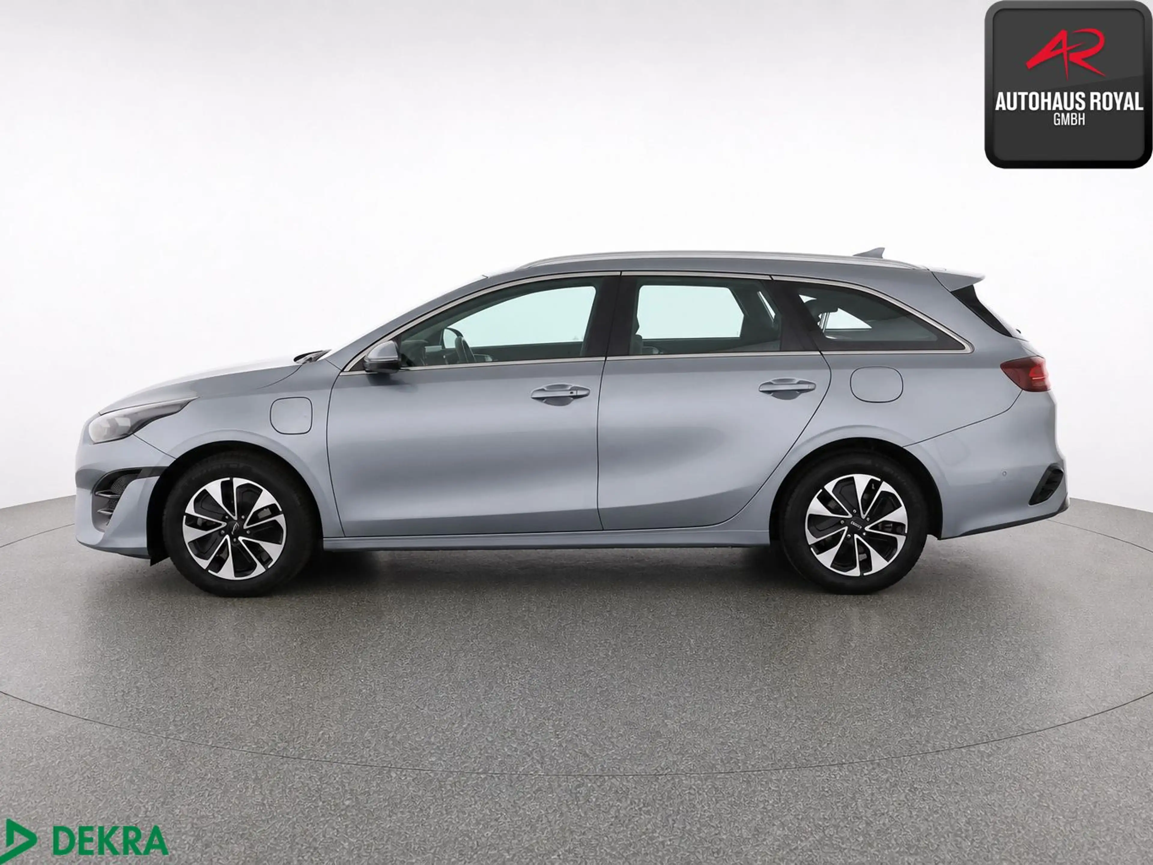 Kia Ceed / cee'd Sportswagon 1.6 Plug-in Hybrid SMARTKEY — photo 2