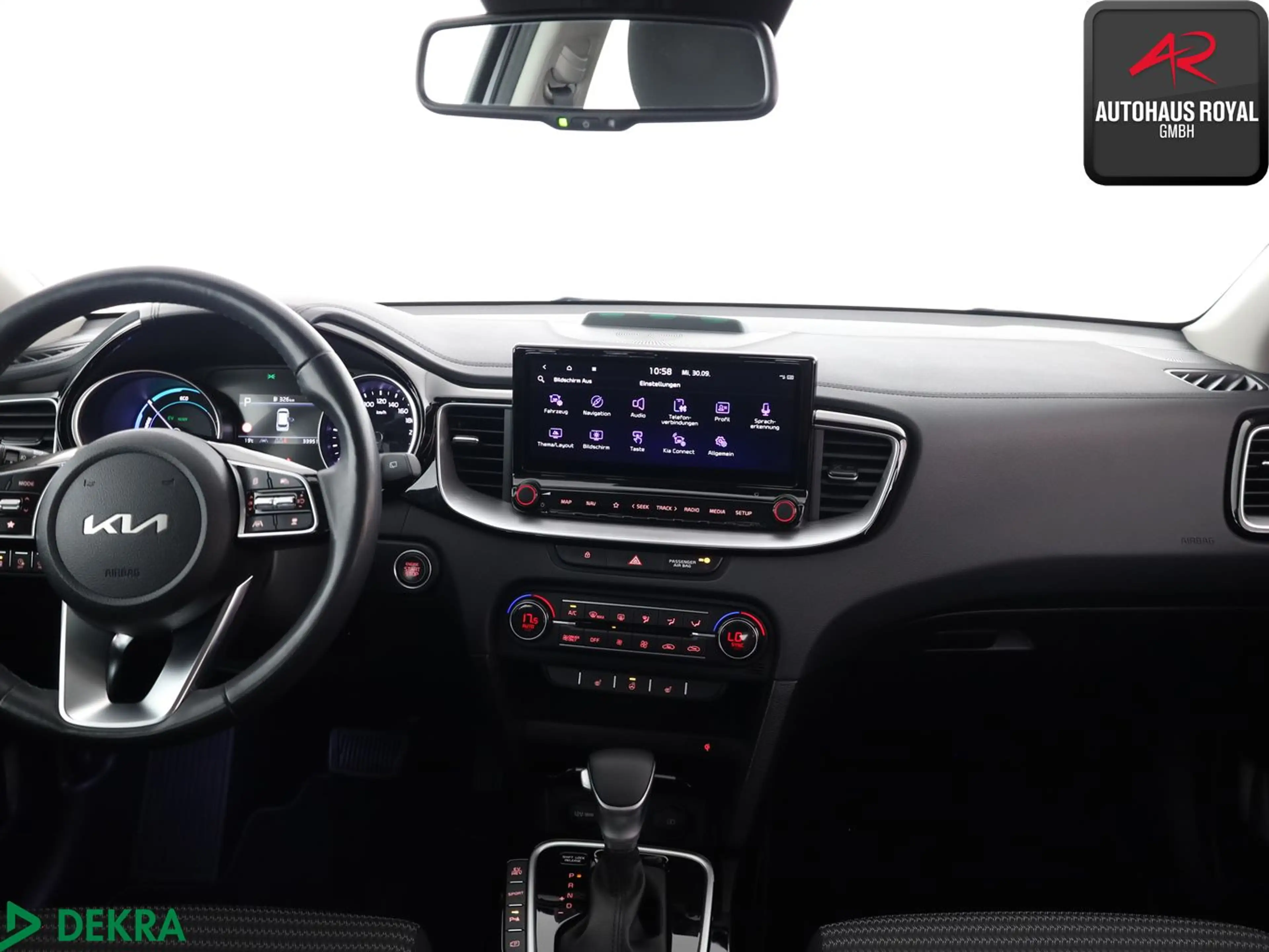 Kia Ceed / cee'd Sportswagon 1.6 Plug-in Hybrid SMARTKEY — photo 11